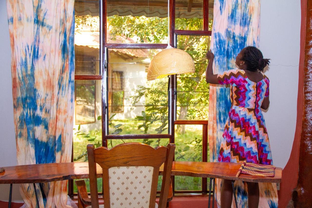 Mama Africa Art Residence & Art Center Gambia Tanji Luaran gambar