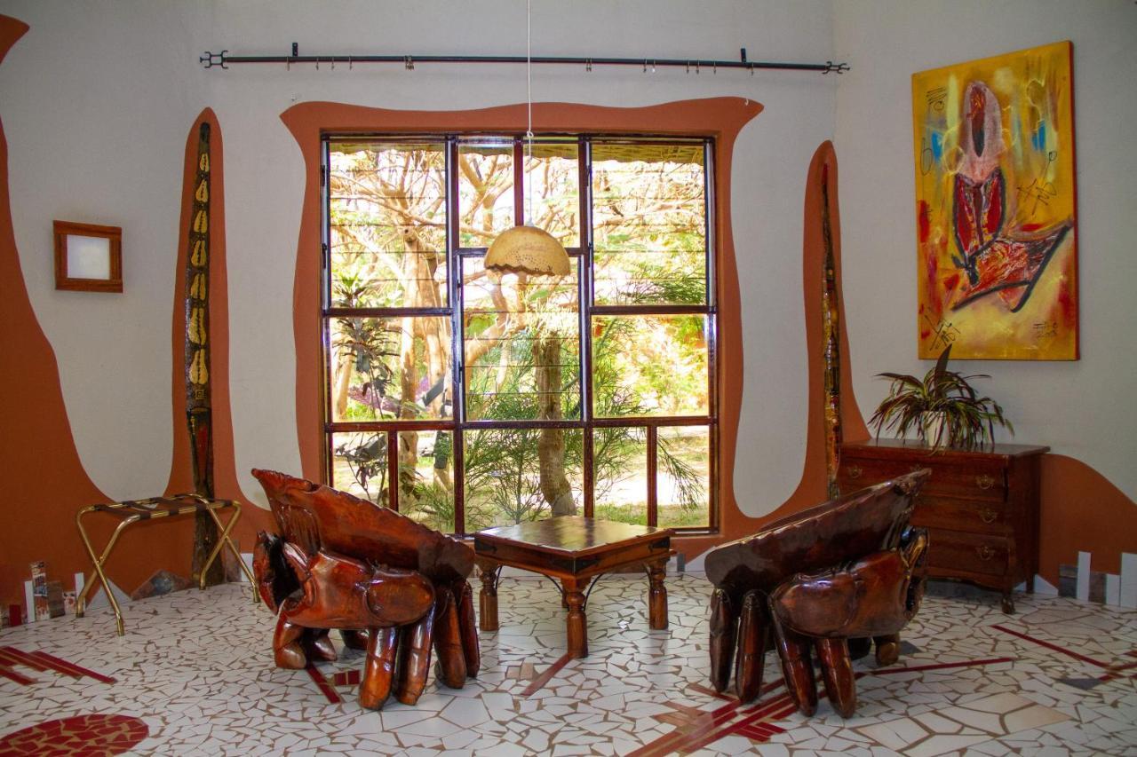 Mama Africa Art Residence & Art Center Gambia Tanji Luaran gambar