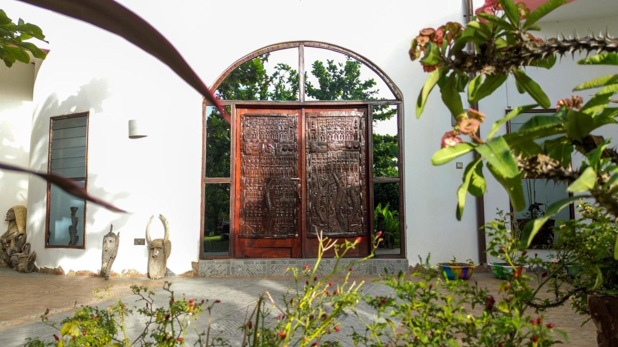 Mama Africa Art Residence & Art Center Gambia Tanji Luaran gambar