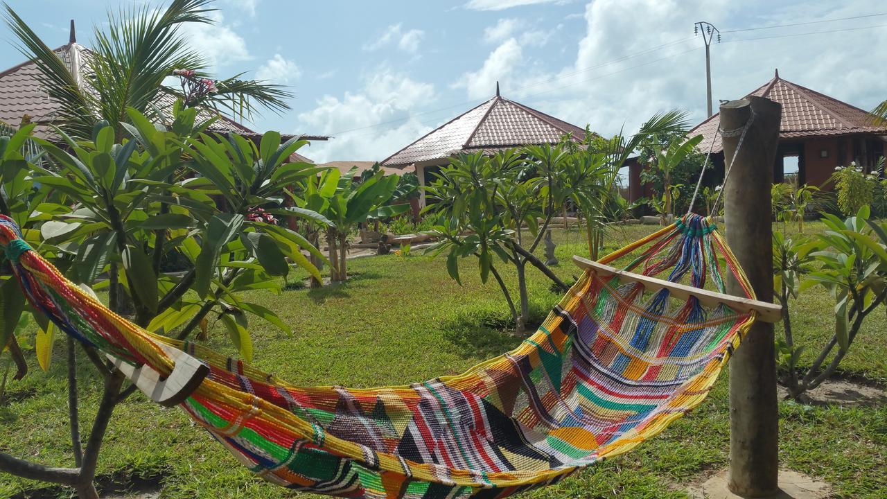 Mama Africa Art Residence & Art Center Gambia Tanji Luaran gambar