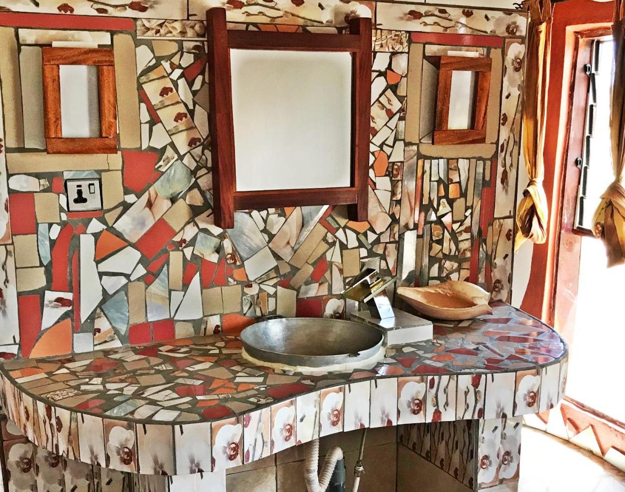 Mama Africa Art Residence & Art Center Gambia Tanji Luaran gambar