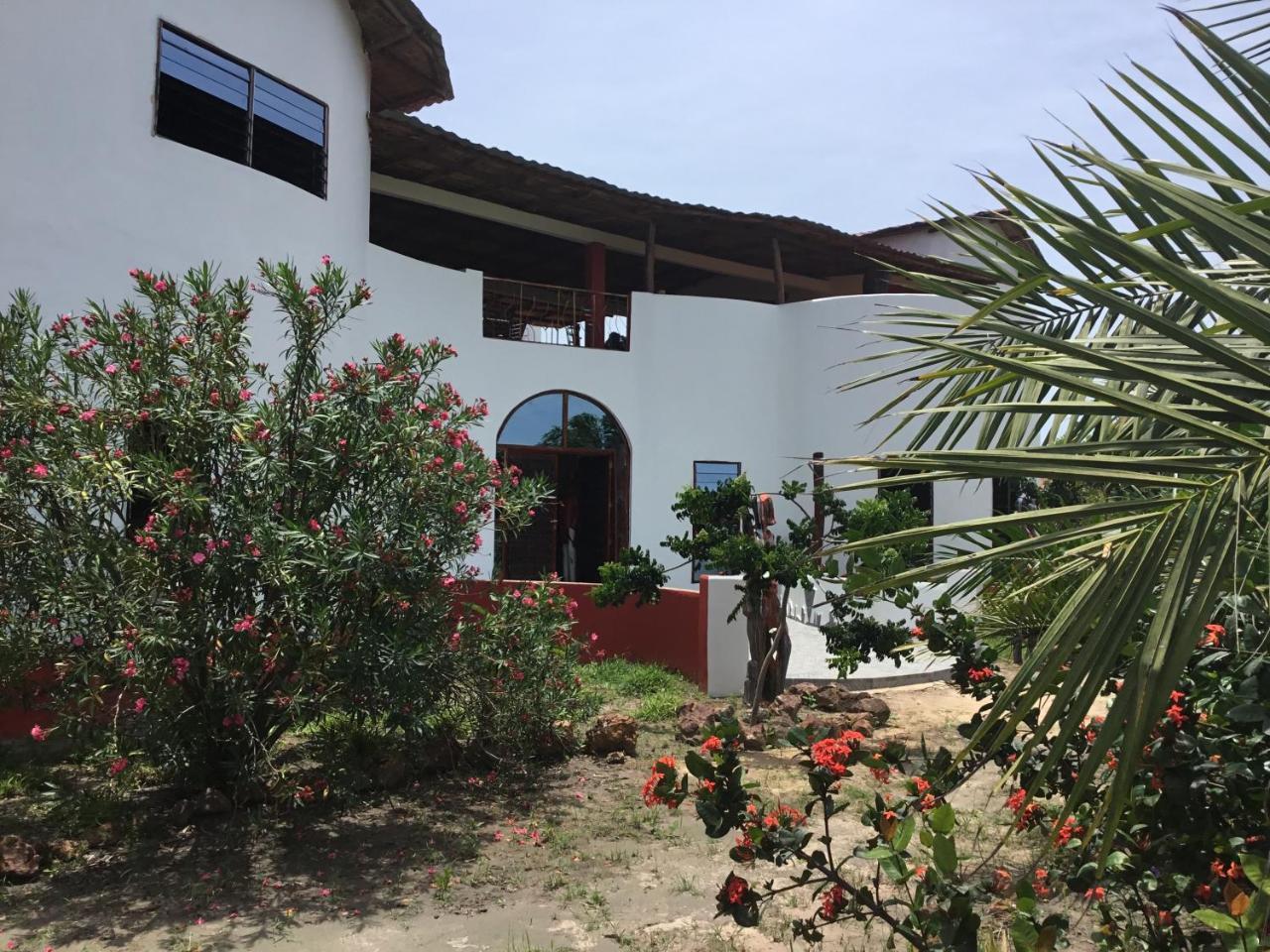 Mama Africa Art Residence & Art Center Gambia Tanji Luaran gambar